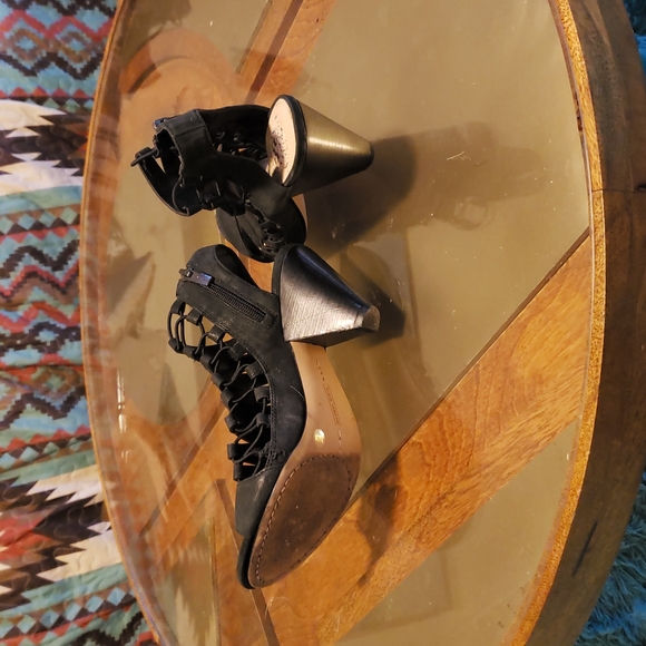 Vince Camuto strappy heels - Picture 2 of 7
